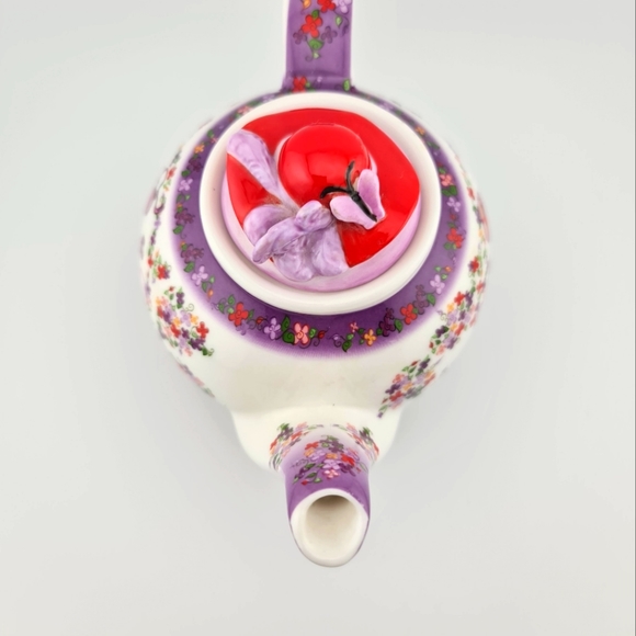 Vintage Red Hat Society Teapot - Picture 6 of 9